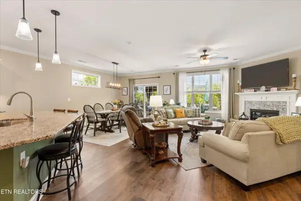 2267 Boulder Crest LN, Sevierville, TN 37876