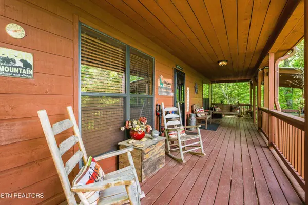 3456 Bear Mountain LN, Sevierville, TN 37876