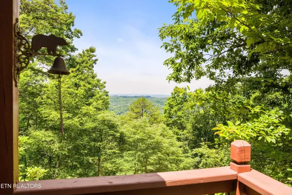 3456 Bear Mountain LN, Sevierville, TN 37876