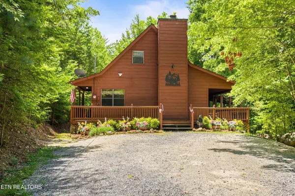 3456 Bear Mountain LN, Sevierville, TN 37876