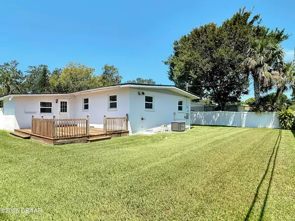 2051 Green ST, South Daytona, FL 32119