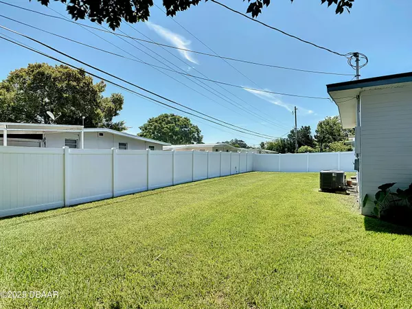 2051 Green ST, South Daytona, FL 32119