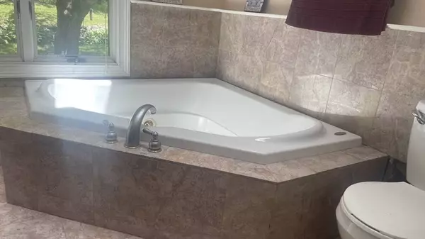 64 Broad St, Rehoboth, MA 02769