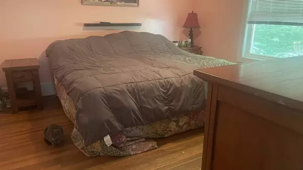 64 Broad St, Rehoboth, MA 02769