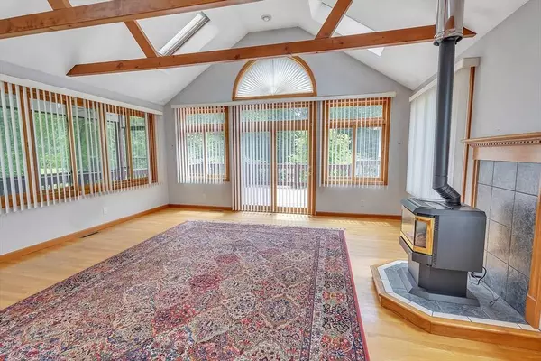 37 Colonial Way, Rehoboth, MA 02769