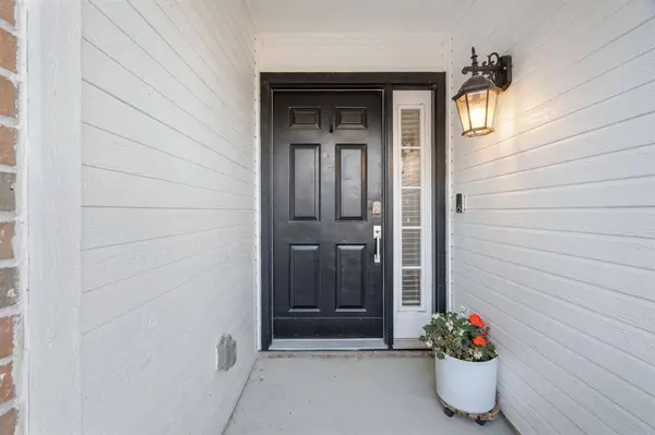 604 Lionel Way, Fort Worth, TX 76108