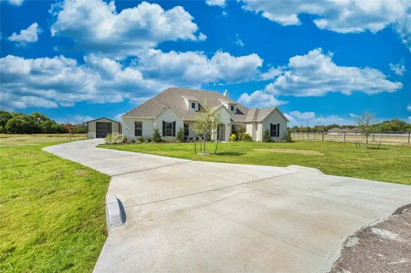 1016 Emery Court, Weatherford, TX 76087