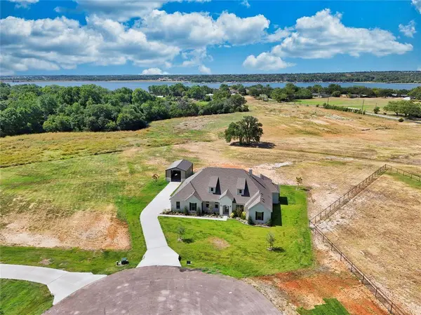 1016 Emery Court, Weatherford, TX 76087