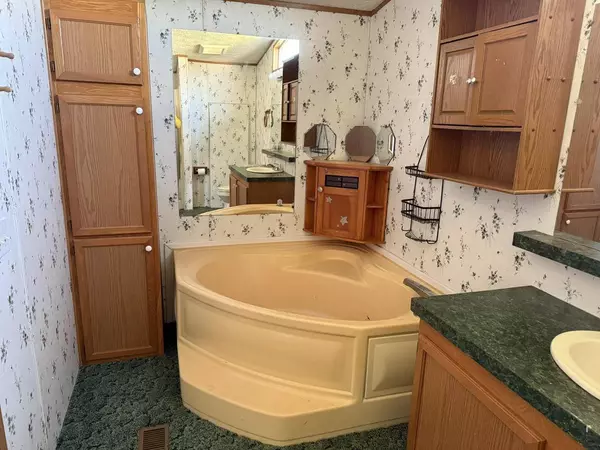 76 Wauona Trail, Portage, WI 53901