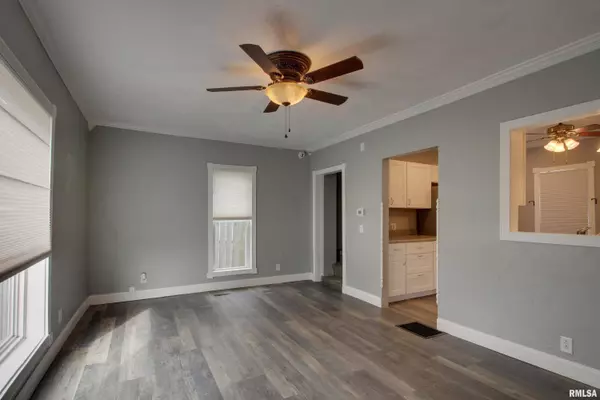 1201 N 12TH ST, Quincy, IL 62301