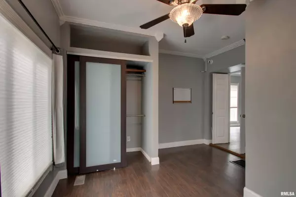 1201 N 12TH ST, Quincy, IL 62301