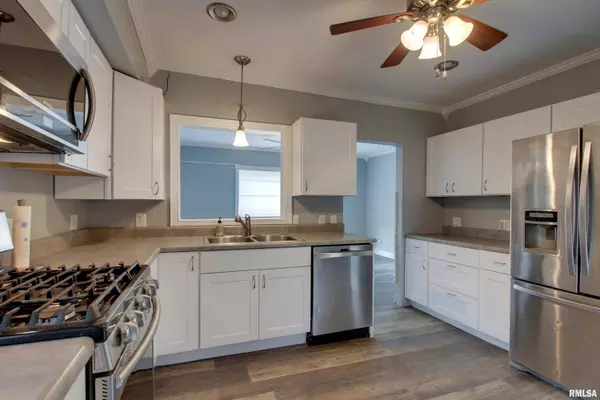 1201 N 12TH ST, Quincy, IL 62301