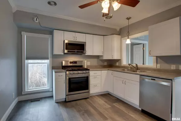 1201 N 12TH ST, Quincy, IL 62301