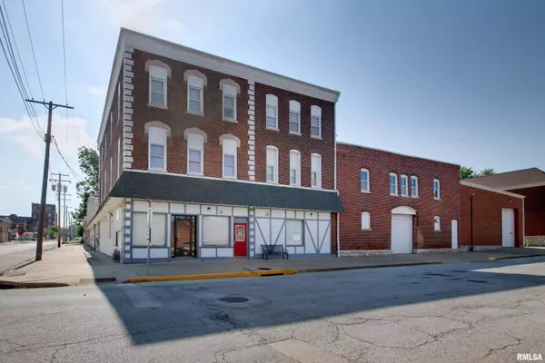 301 S 7TH ST, Quincy, IL 62301