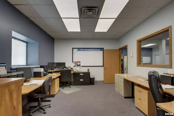 301 S 7TH ST, Quincy, IL 62301