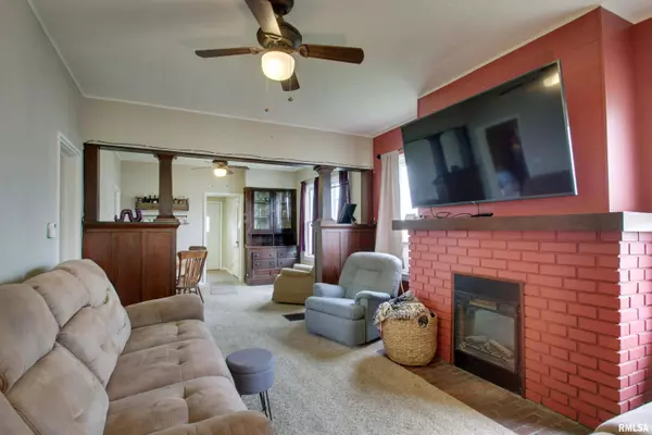 344 S STATE RD, Mendon, IL 62351