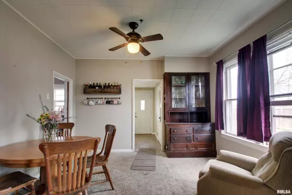 344 S STATE RD, Mendon, IL 62351