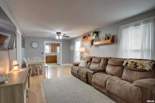 927 S 22ND ST, Quincy, IL 62301