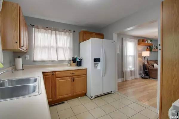 927 S 22ND ST, Quincy, IL 62301