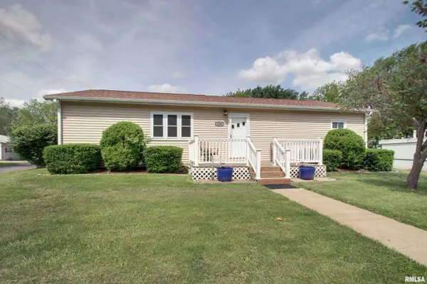 130 S STATE ST, Mendon, IL 62351