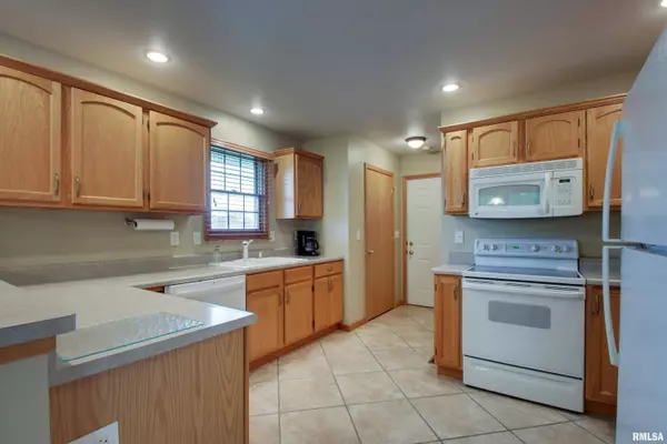 2723 RIDGECREST DR, Quincy, IL 62305