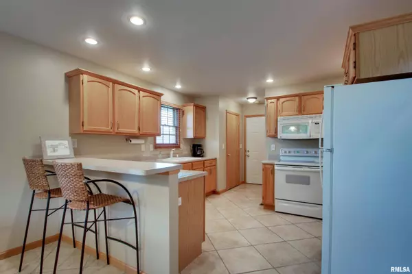 2723 RIDGECREST DR, Quincy, IL 62305