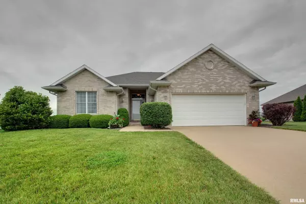 2723 RIDGECREST DR, Quincy, IL 62305