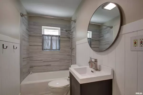 2016 SYCAMORE ST, Quincy, IL 62301