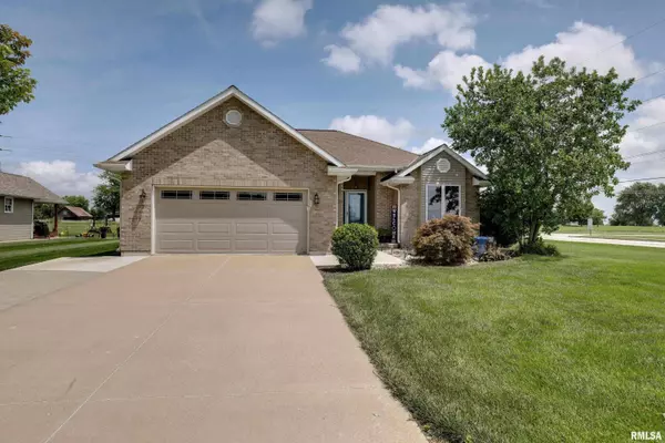 1525 Cadbury RDG, Quincy, IL 62305