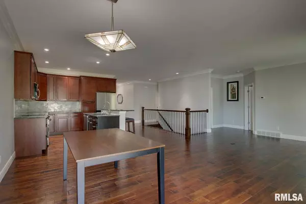 3505 Wysteria LN, Quincy, IL 62301