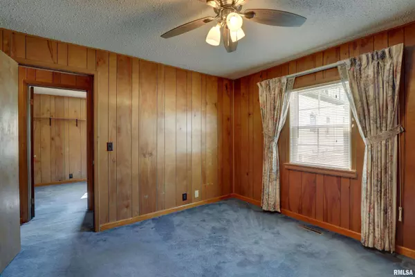 1415 N 10TH ST, Quincy, IL 62301