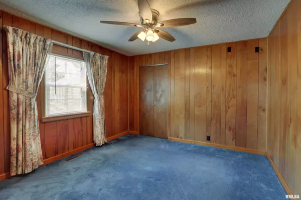 1415 N 10TH ST, Quincy, IL 62301