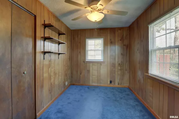 1415 N 10TH ST, Quincy, IL 62301