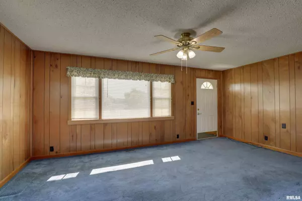 1415 N 10TH ST, Quincy, IL 62301