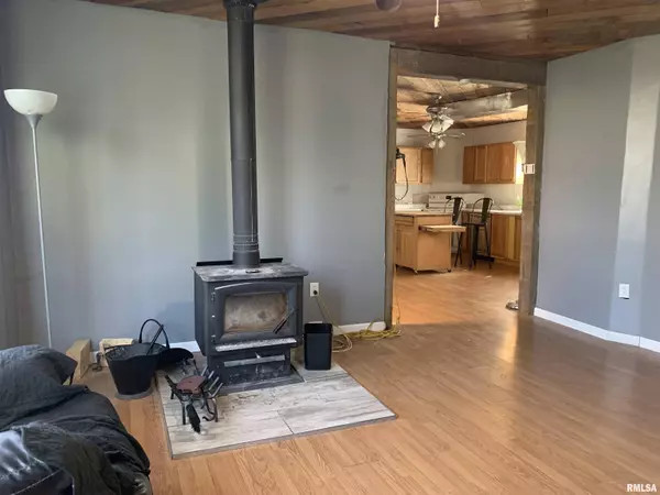 502 SMITH ST, Golden, IL 62339