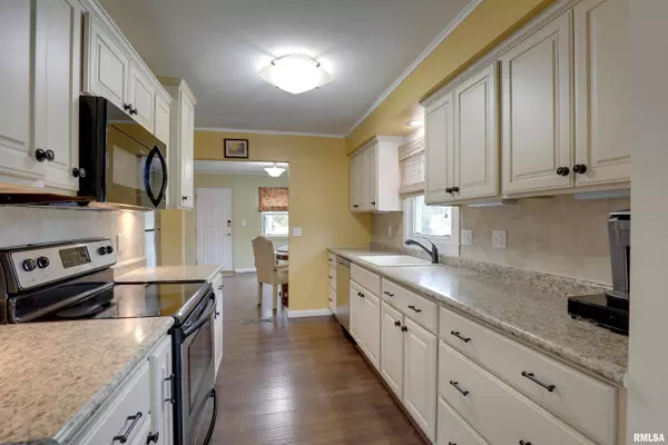 1026 N 15TH ST, Quincy, IL 62301