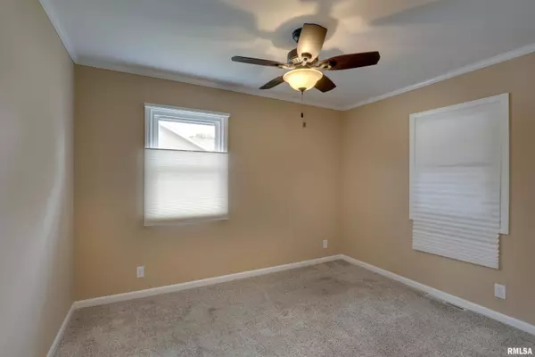 1026 N 15TH ST, Quincy, IL 62301