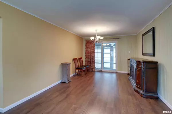 1026 N 15TH ST, Quincy, IL 62301