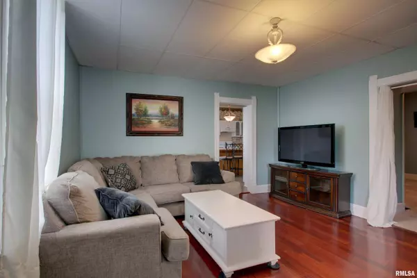 1319 N 12TH ST, Quincy, IL 62301