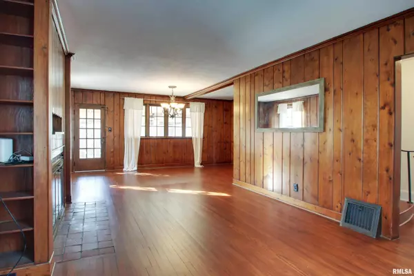 2808 Maine ST, Quincy, IL 62301