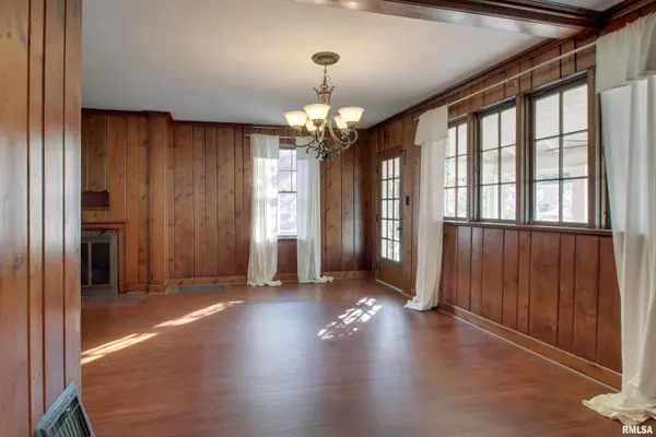 2808 Maine ST, Quincy, IL 62301