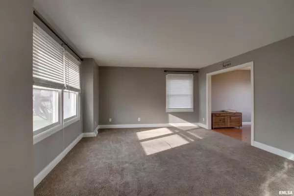 4915 SUNVIEW DR, Quincy, IL 62305