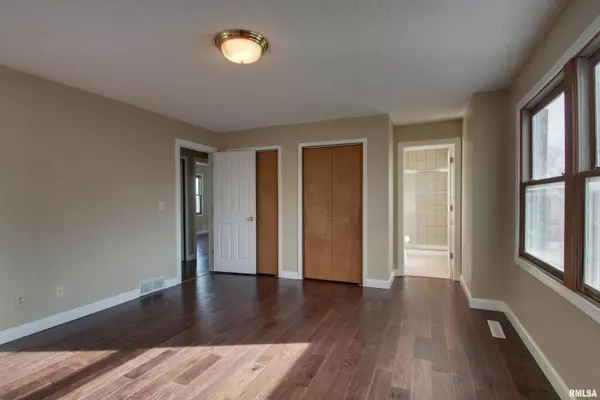 4915 SUNVIEW DR, Quincy, IL 62305