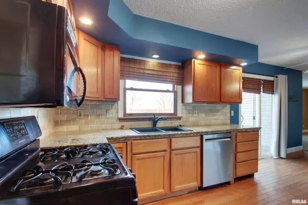 4915 SUNVIEW DR, Quincy, IL 62305