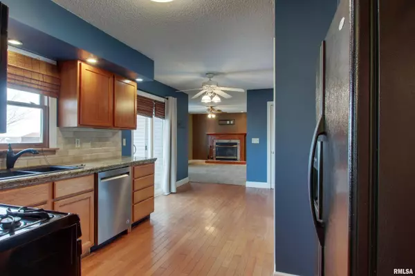 4915 SUNVIEW DR, Quincy, IL 62305