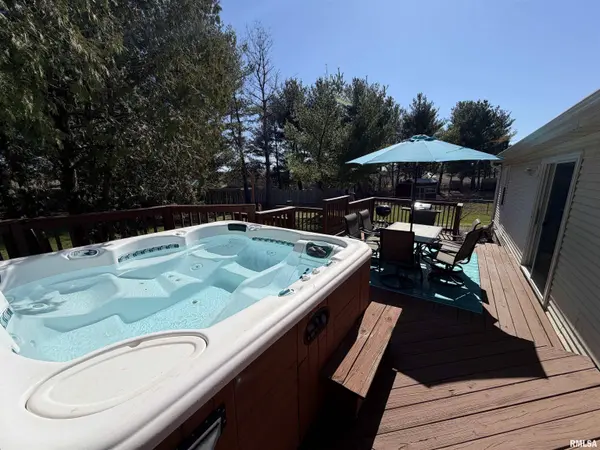 122 EASY DR, Jacksonville, IL 62650