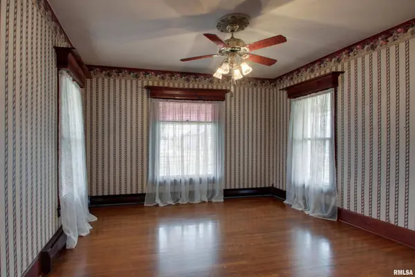 309 W EDWARDS ST, Payson, IL 62360