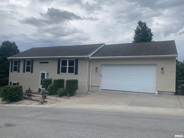 2416 VAN BUREN ST, Quincy, IL 62305