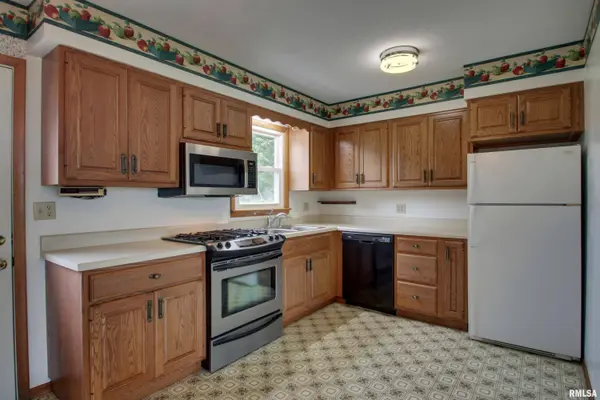 5223 S Willer DR, Quincy, IL 62305