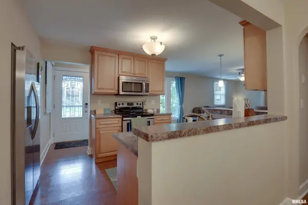 504 HICKORY GROVE CTR, Quincy, IL 62305